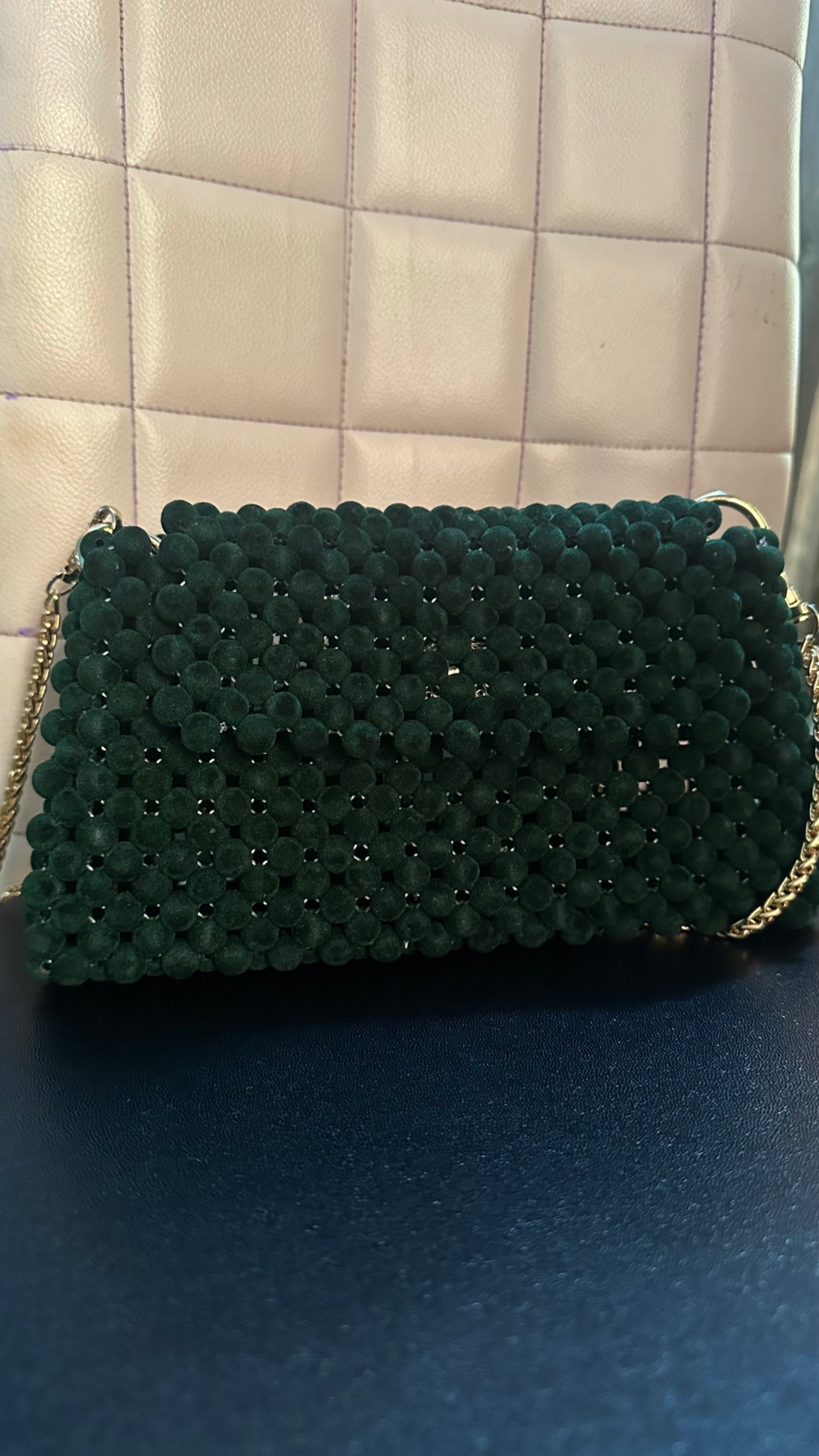 Le sac en perles en velours